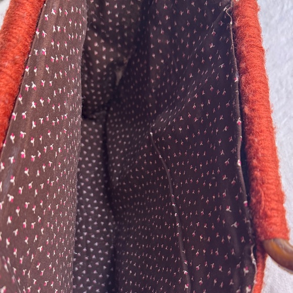 Handcrafted knitted Plastic Grid Brown and White Tote Bag - Picture 8 of 10